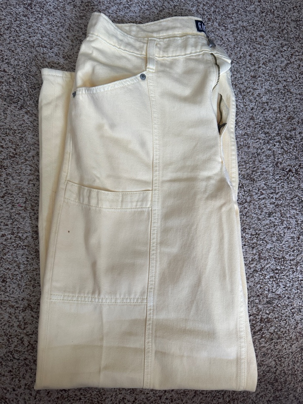 GAP Wide Leg Pants in Pale Yellow